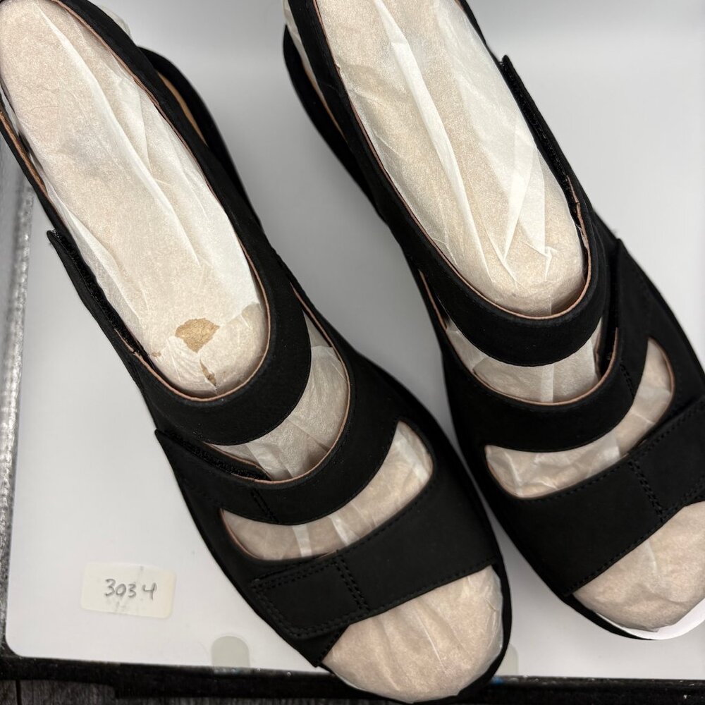 Clarks Black Triple-Strap Open-Toe Sandals